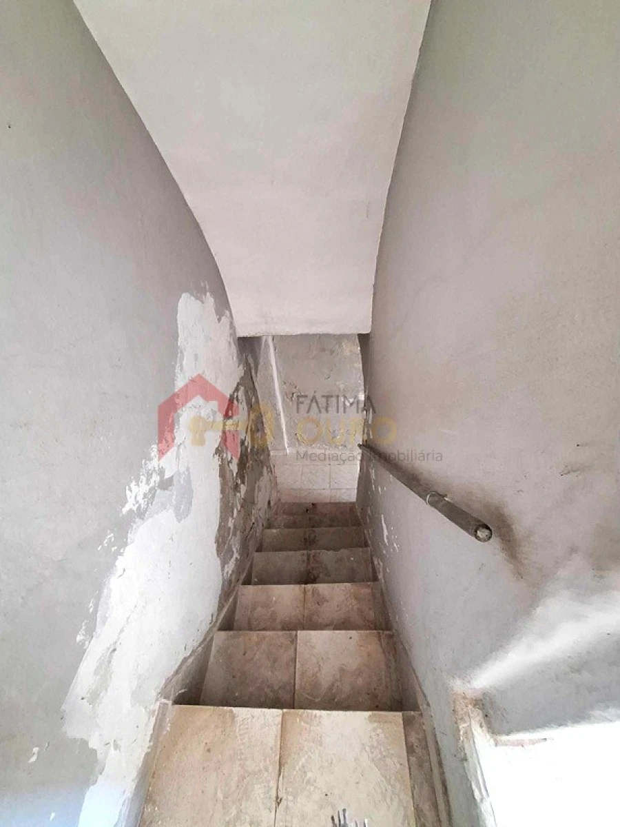 Moradia T4 para Venda em Assunção, Ajuda, Salvador e Santo Ildefonso Foto 9