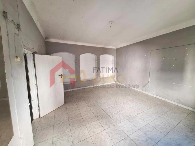 Moradia T4 para Venda em Assunção, Ajuda, Salvador e Santo Ildefonso Foto 18