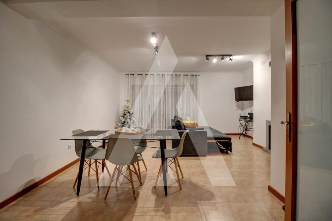 Apartamento T2 para Venda em Oliveira do Bairro Foto 1