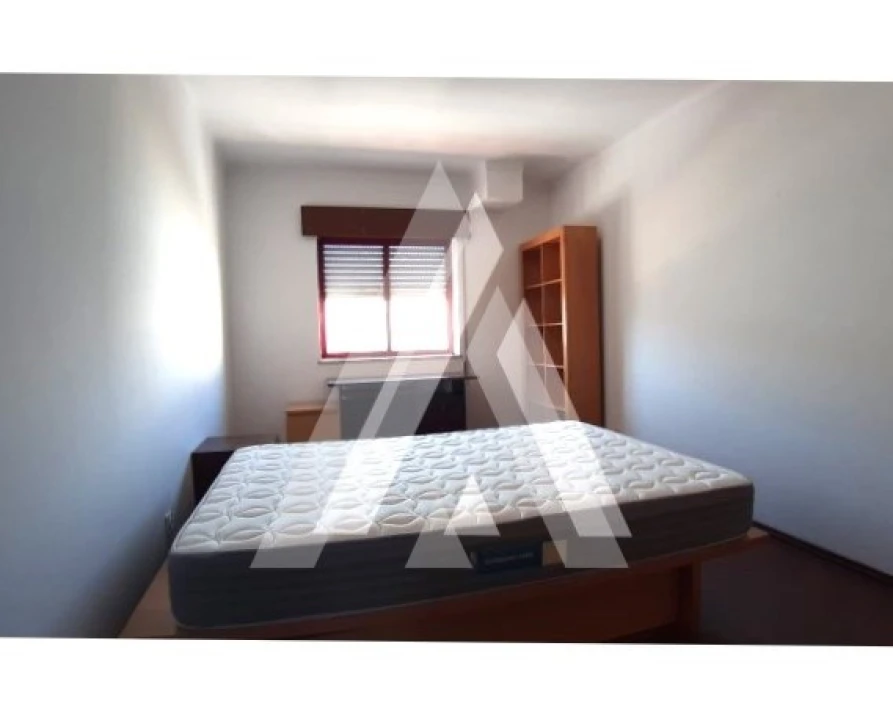 Apartamento T3 para Arrendamento em Malagueira e Horta das Figueiras Foto 9