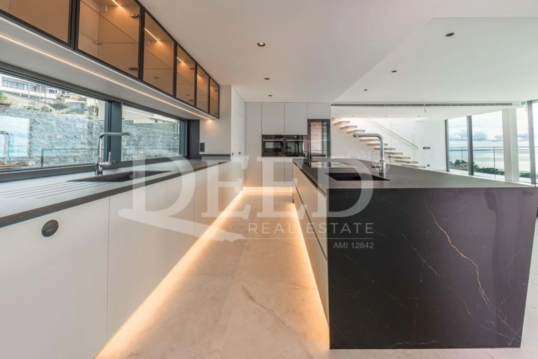 Moradia T3 para Venda em Funchal (Santa Maria Maior) Foto 12