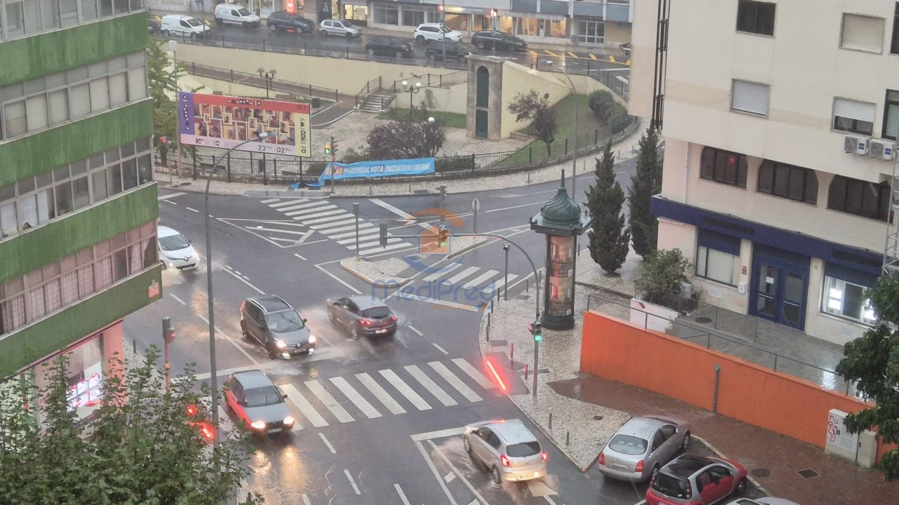 Apartamento T3 para Venda em Mina de Água Foto 7