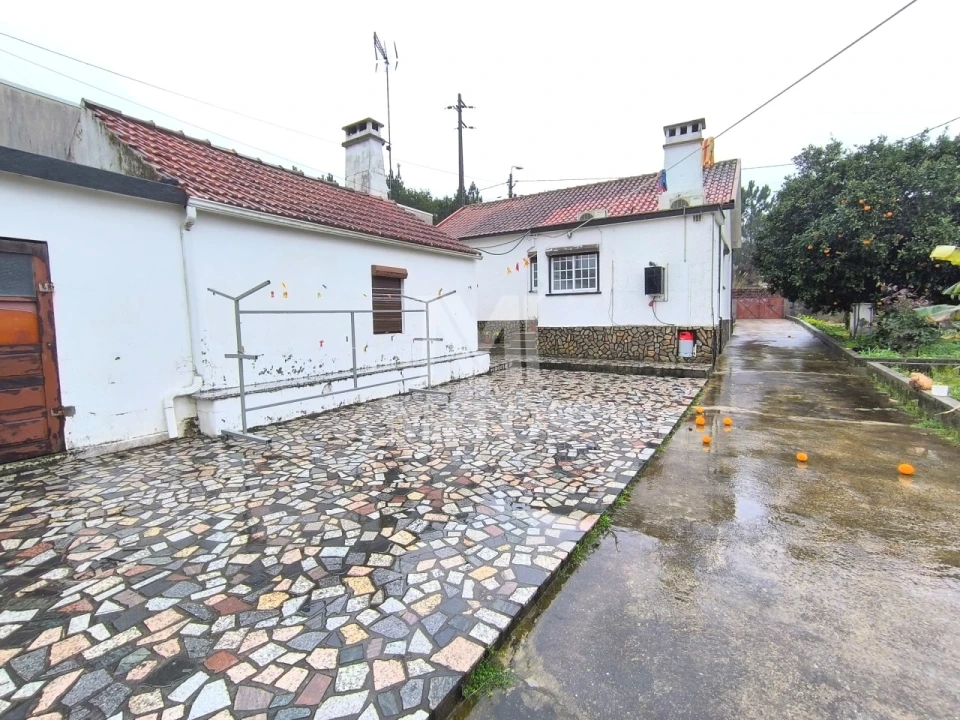 Moradia T3 para Venda em Alvarães Foto 1