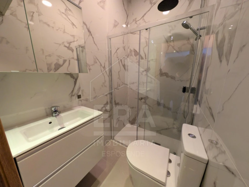 Moradia T2 para Venda em São Romão de Neiva Foto 6