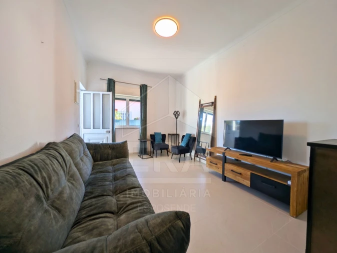 Moradia T2 para Venda em São Romão de Neiva Foto 1