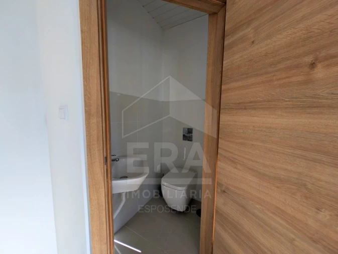 Moradia T2 para Venda em São Romão de Neiva Foto 10