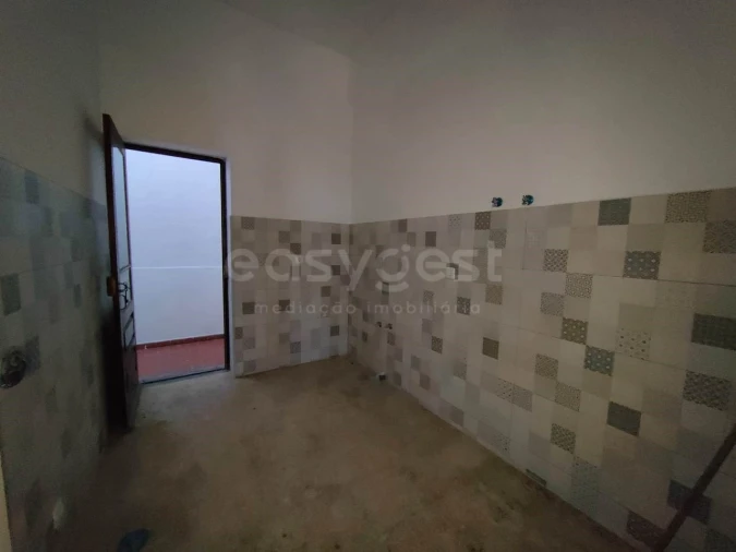 Loja para Arrendamento em Beja (Salvador e Santa Maria da Feira) Foto 4