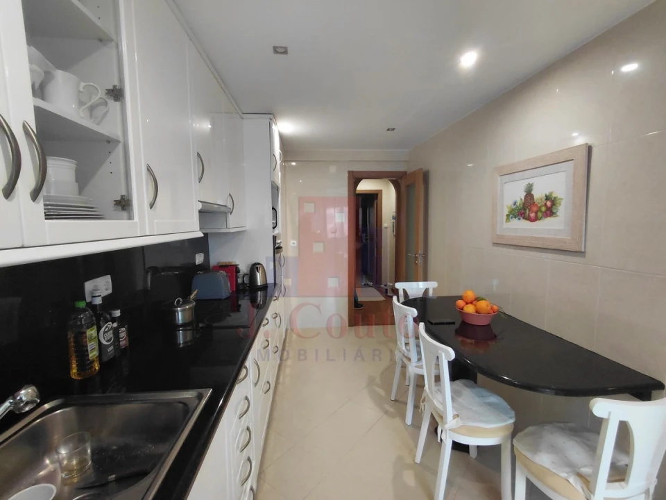 Apartamento T2 para Arrendamento em Nossa Senhora do Pópulo, Coto e São Gregório Foto 4