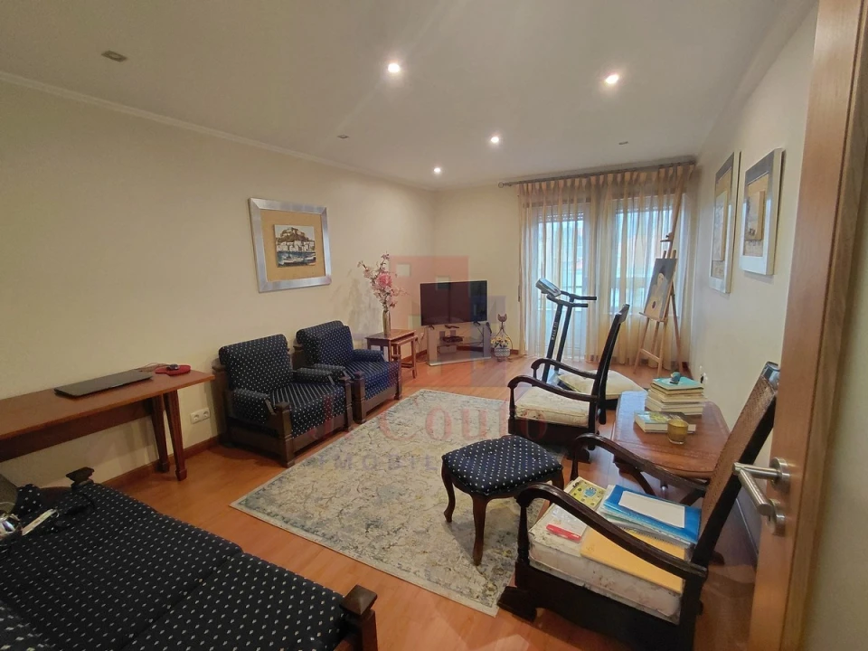 Apartamento T2 para Arrendamento em Nossa Senhora do Pópulo, Coto e São Gregório Foto 8