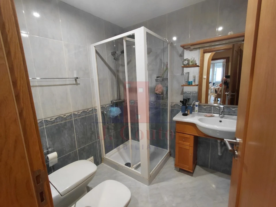 Apartamento T2 para Arrendamento em Nossa Senhora do Pópulo, Coto e São Gregório Foto 12