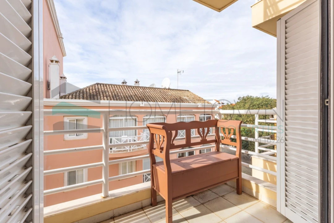 Apartamento T2 para Venda em Quarteira Foto 6
