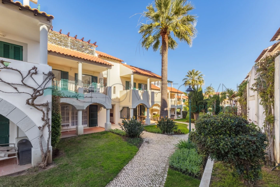 Apartamento T2 para Venda em Quarteira Foto 12