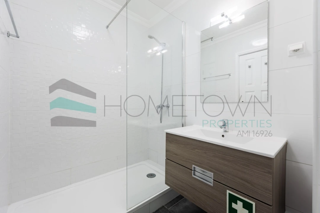 Apartamento T2 para Venda em Quarteira Foto 19