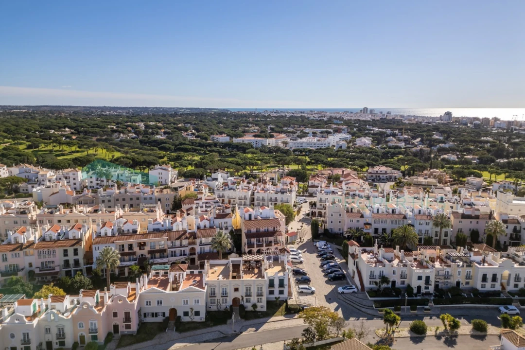 Apartamento T2 para Venda em Quarteira Foto 35