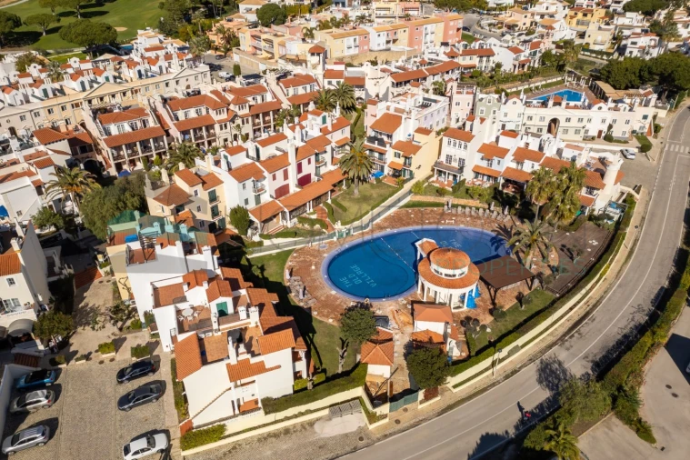 Apartamento T2 para Venda em Quarteira Foto 1