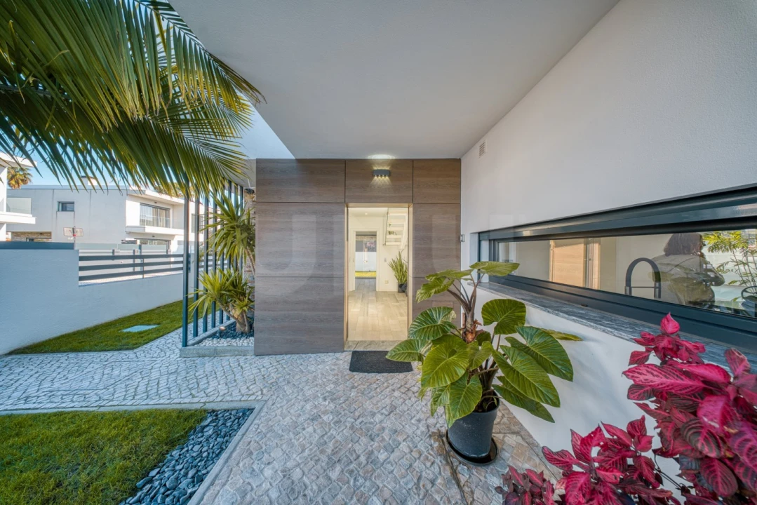 Moradia T4 para Venda em Charneca de Caparica e Sobreda Foto 3