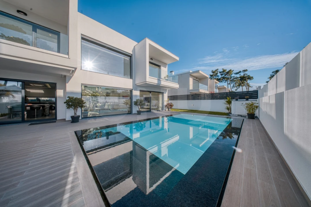 Moradia T4 para Venda em Charneca de Caparica e Sobreda Foto 10