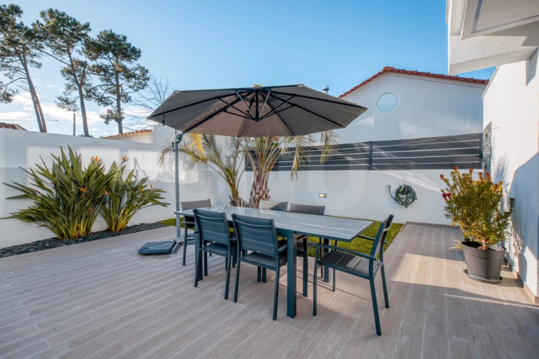 Moradia T4 para Venda em Charneca de Caparica e Sobreda Foto 13