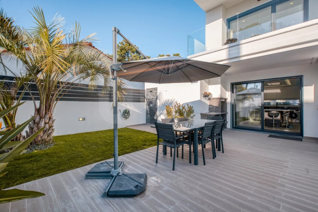 Moradia T4 para Venda em Charneca de Caparica e Sobreda Foto 15