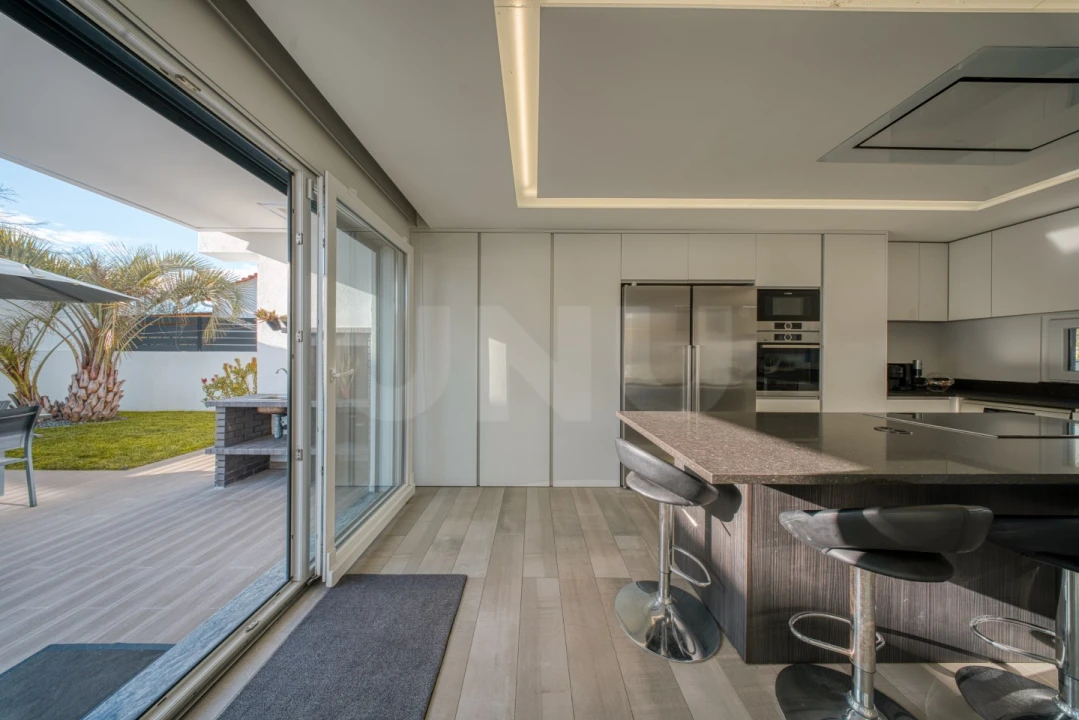 Moradia T4 para Venda em Charneca de Caparica e Sobreda Foto 37