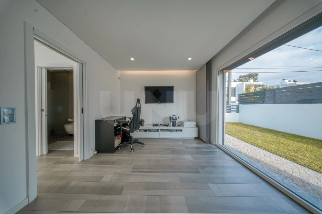 Moradia T4 para Venda em Charneca de Caparica e Sobreda Foto 50