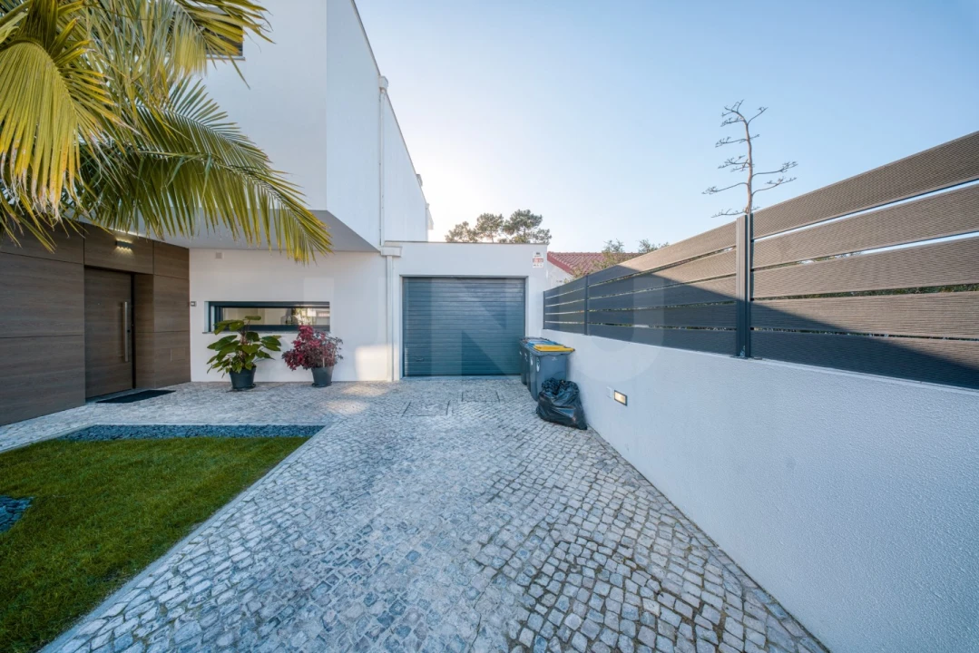 Moradia T4 para Venda em Charneca de Caparica e Sobreda Foto 75