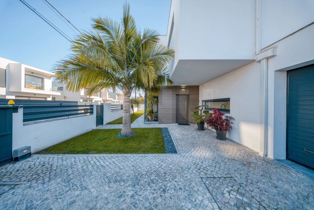 Moradia T4 para Venda em Charneca de Caparica e Sobreda Foto 77