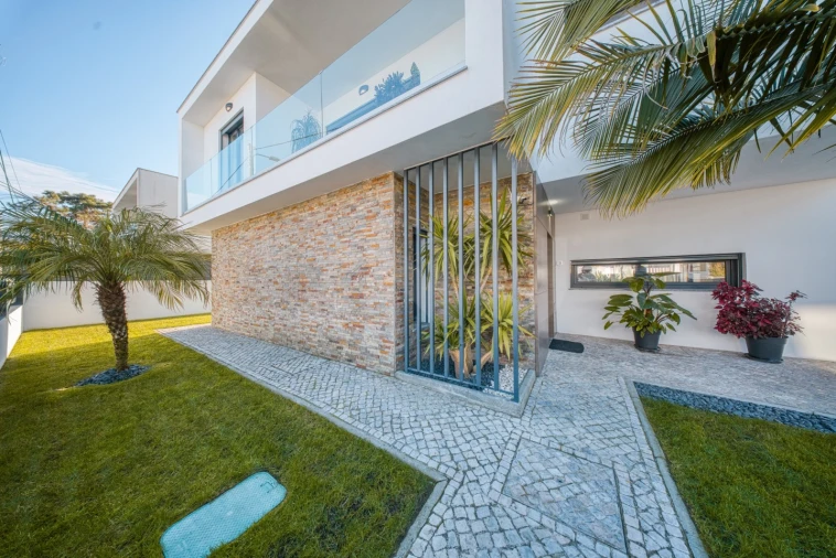 Moradia T4 para Venda em Charneca de Caparica e Sobreda Foto 4