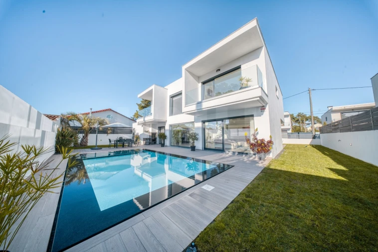 Moradia T4 para Venda em Charneca de Caparica e Sobreda Foto 6