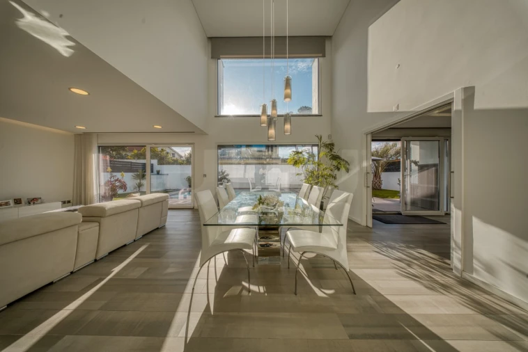 Moradia T4 para Venda em Charneca de Caparica e Sobreda Foto 32