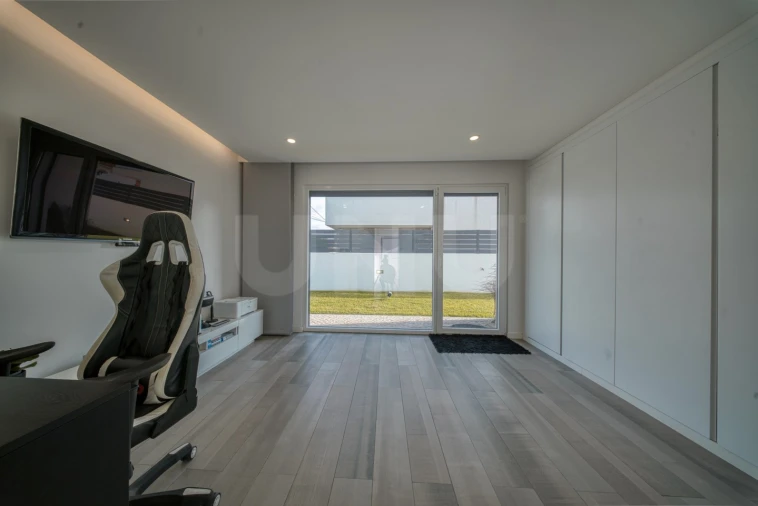 Moradia T4 para Venda em Charneca de Caparica e Sobreda Foto 49