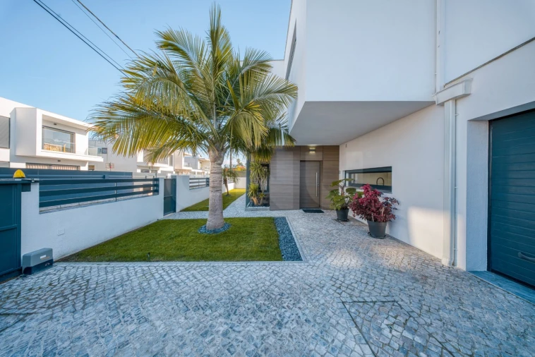 Moradia T4 para Venda em Charneca de Caparica e Sobreda Foto 77