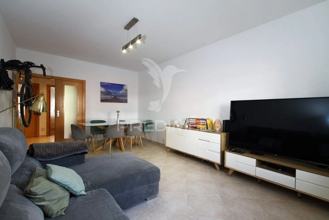 Apartamento T2 para Venda em Charneca de Caparica e Sobreda Foto 1