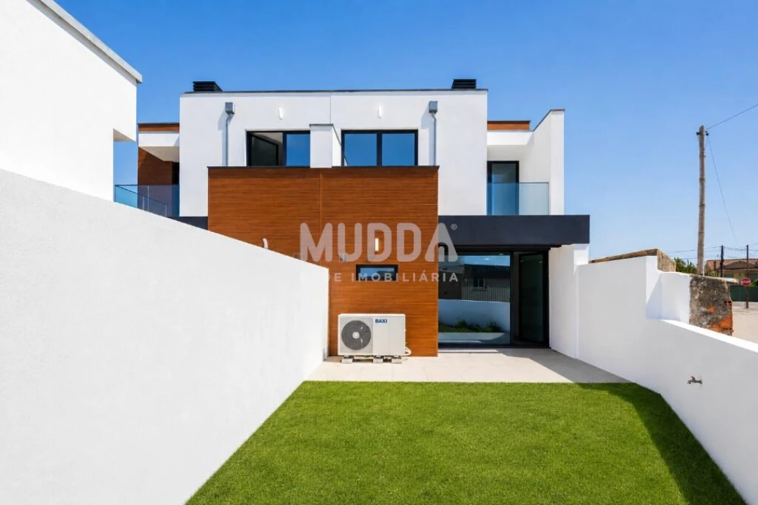 Moradia T4 para Venda em Aradas Foto 22