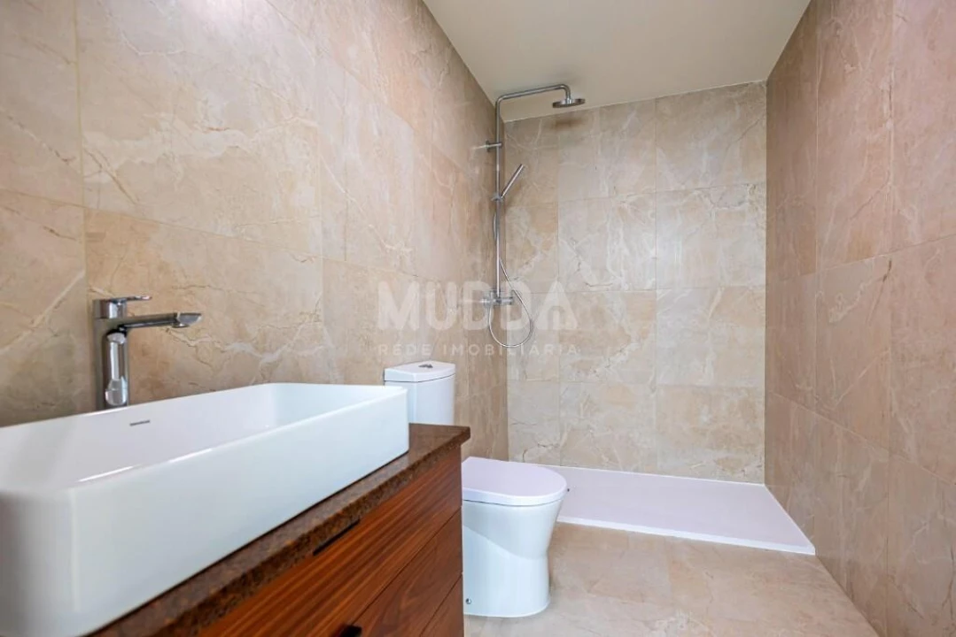 Moradia T4 para Venda em Aradas Foto 20