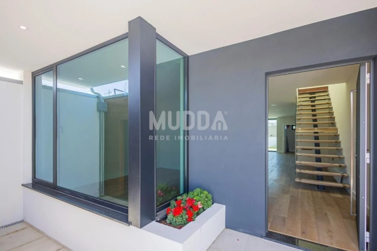 Moradia T4 para Venda em Aradas Foto 3