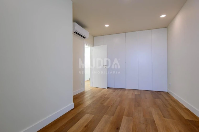 Moradia T4 para Venda em Aradas Foto 15