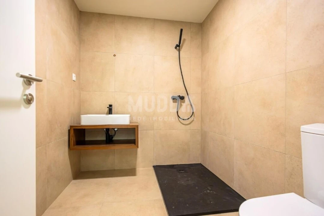 Moradia T4 para Venda em Aradas Foto 12