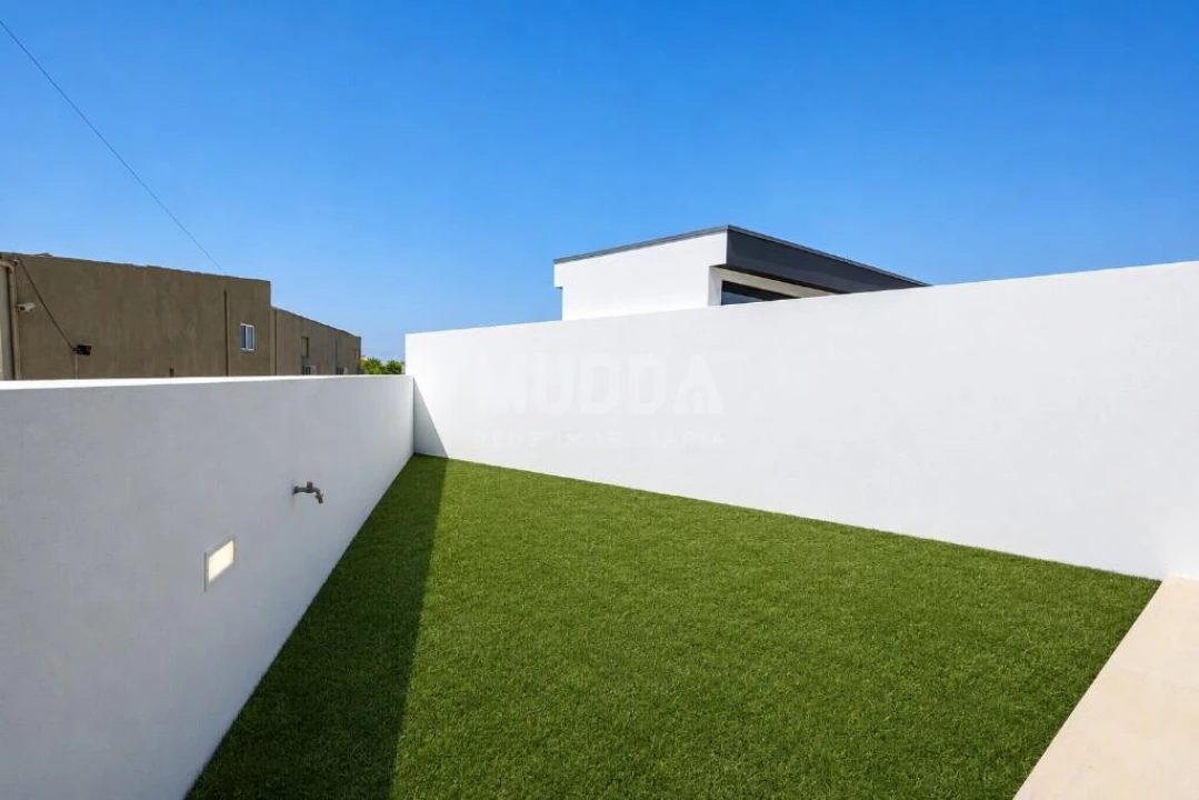 Moradia T4 para Venda em Aradas Foto 24