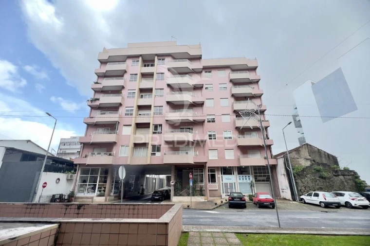 Apartamento T4 para Venda em Vila Nova de Famalicão e Calendário