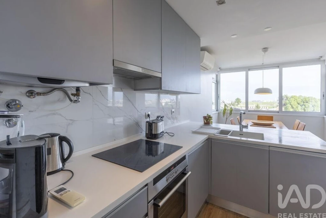 Apartamento T2 para Arrendamento em Lumiar Foto 12