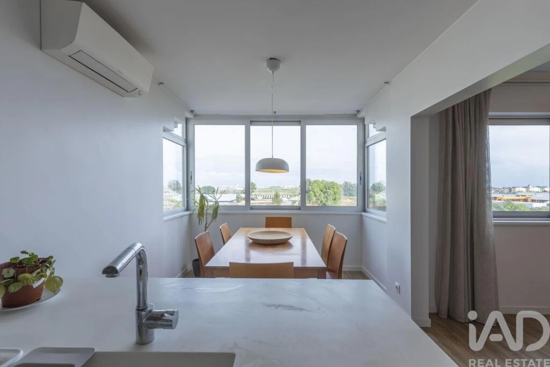 Apartamento T2 para Arrendamento em Lumiar Foto 15