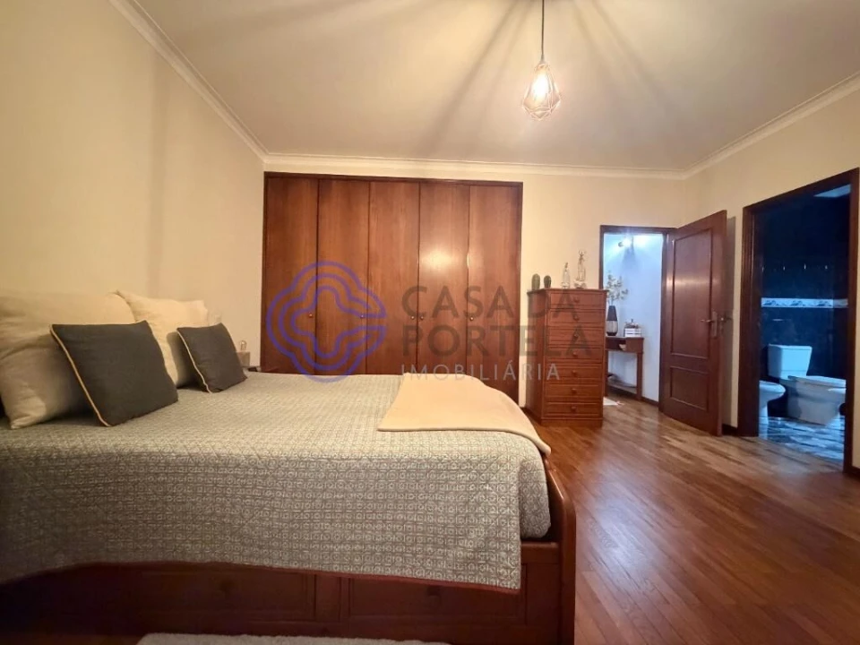 Moradia T4 para Venda em Campo e Sobrado Foto 18