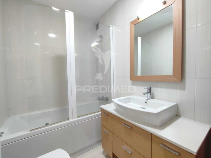 Apartamento T2 para Venda em Avelãs de Ambom e Rocamondo Foto 12