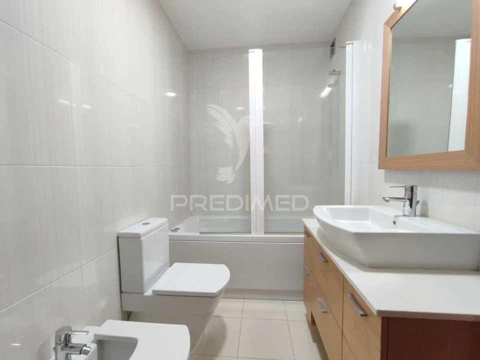 Apartamento T2 para Venda em Avelãs de Ambom e Rocamondo Foto 11