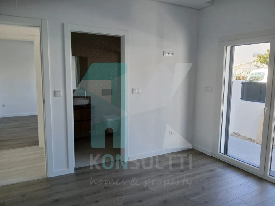 Moradia T4 para Venda em Fernao Ferro Foto 3