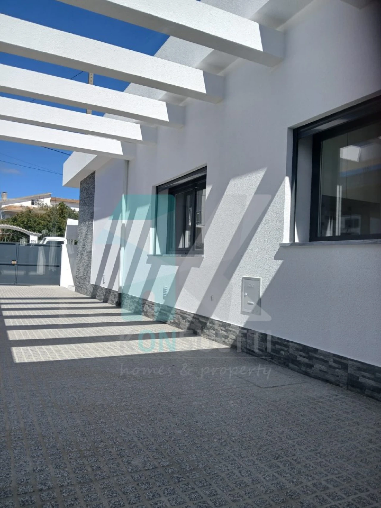 Moradia T4 para Venda em Fernao Ferro Foto 1