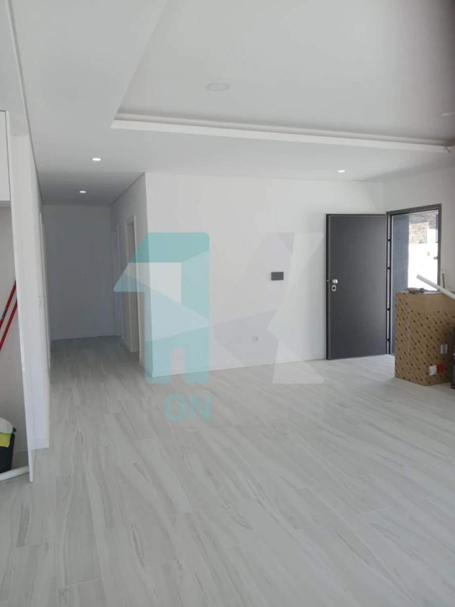 Moradia T4 para Venda em Fernao Ferro Foto 4