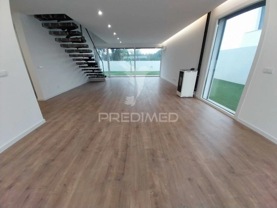 Moradia T5 para Venda em Nossa Sra de Fatima Foto 15