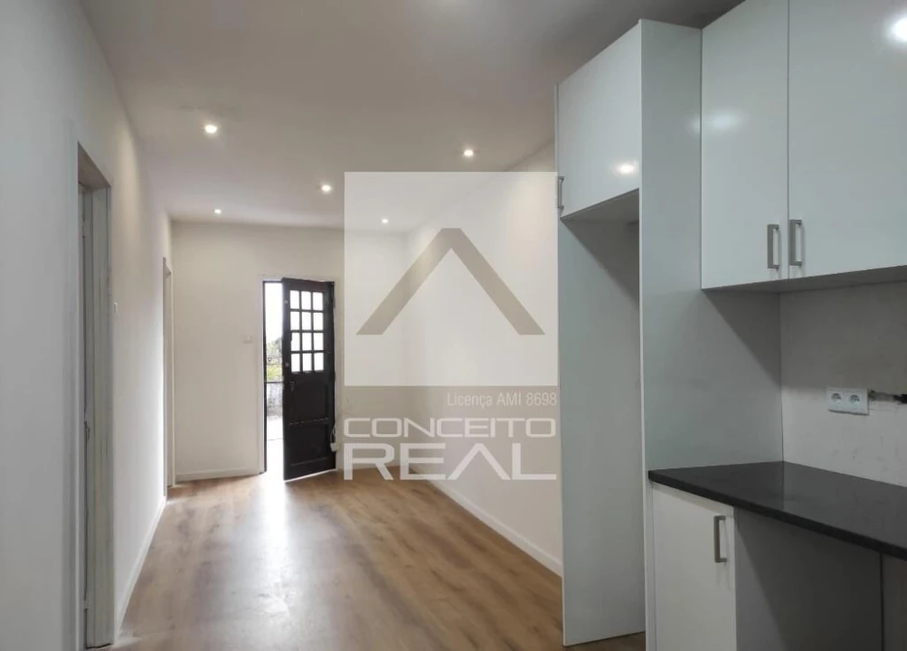 Moradia T2 para Venda em Oliveira do Douro Foto 4